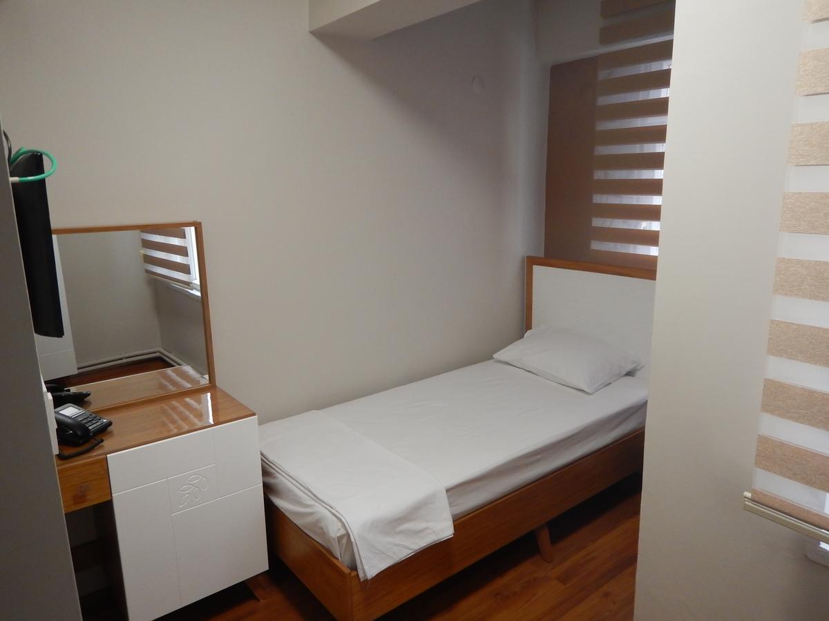 Ipek Hotel บาลึคเคสิจ ภายนอก รูปภาพ